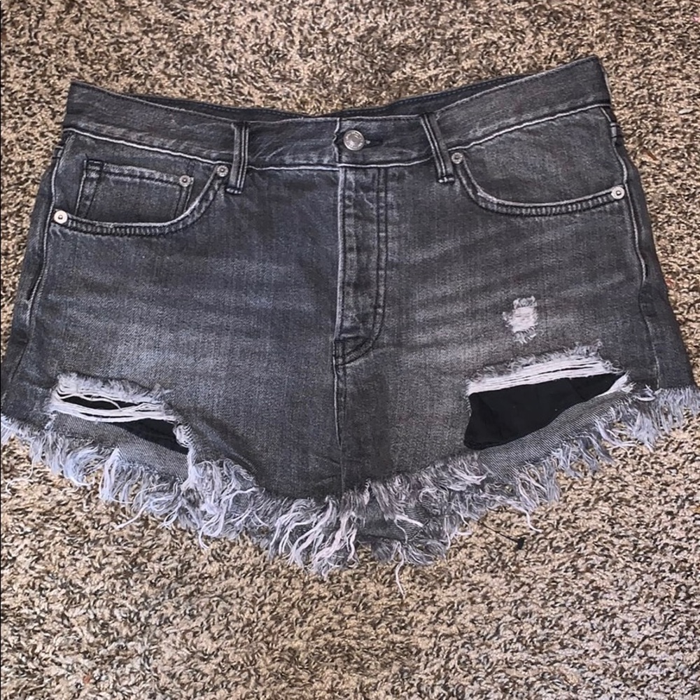 Black Jean Shorts with Rip Detail